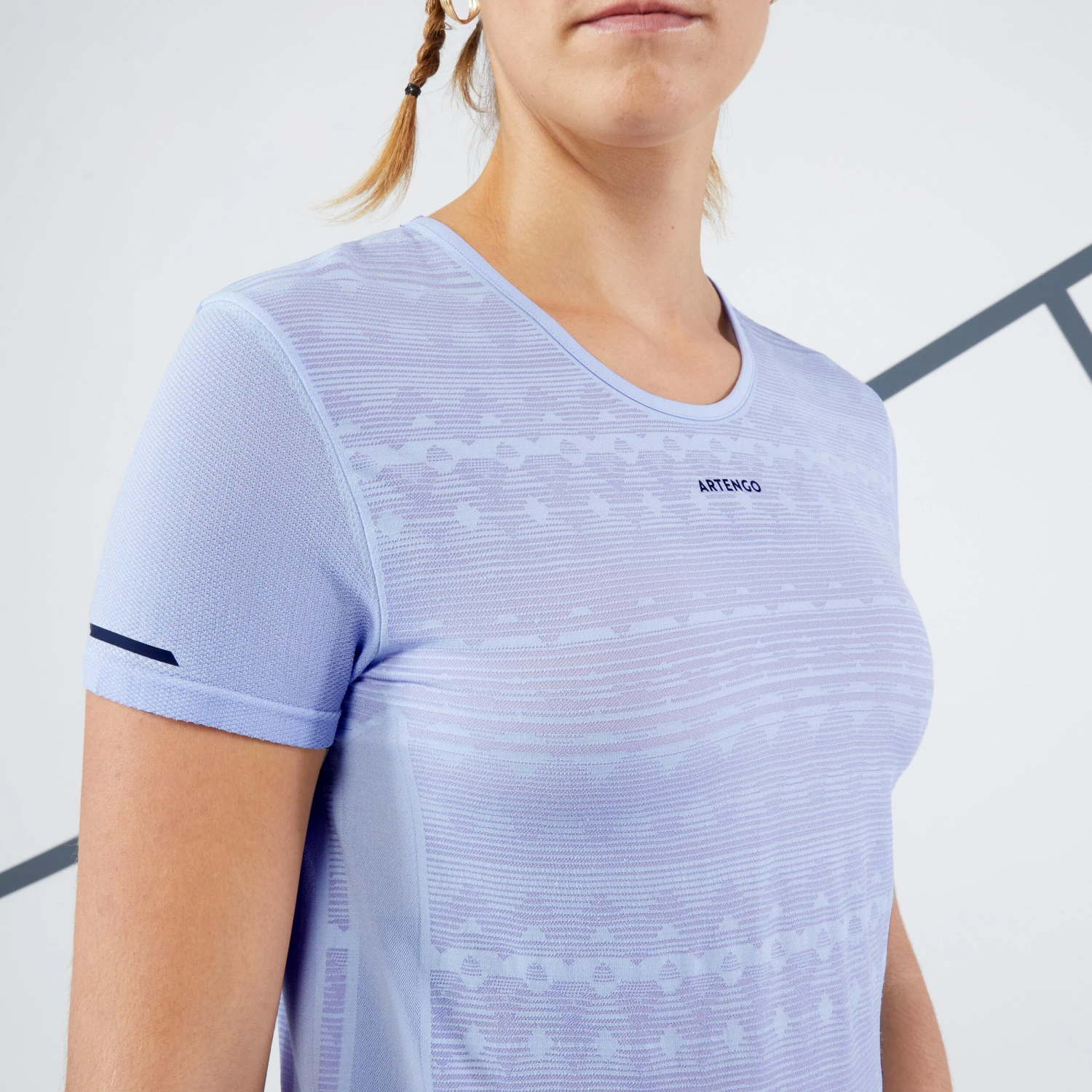 Artengo Women's Lightweight Tennis T-Shirt Ultra Light 900 4 Artengo Women's Lightweight Tennis T-Shirt Ultra Light 900 - Image 2